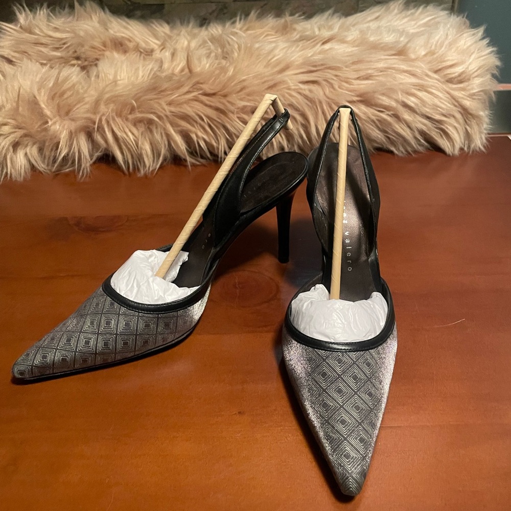 Elegant Gray Patterned Slingback Heels
